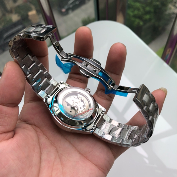 ブランド時計全体デザイン